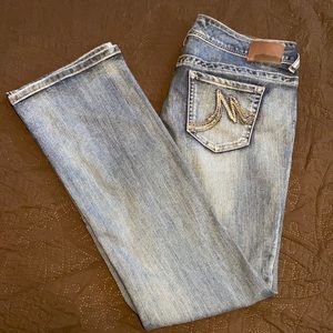 Maurices jeans